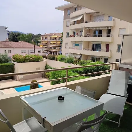 Superbe T2 En Plein Centre Avec Piscine *